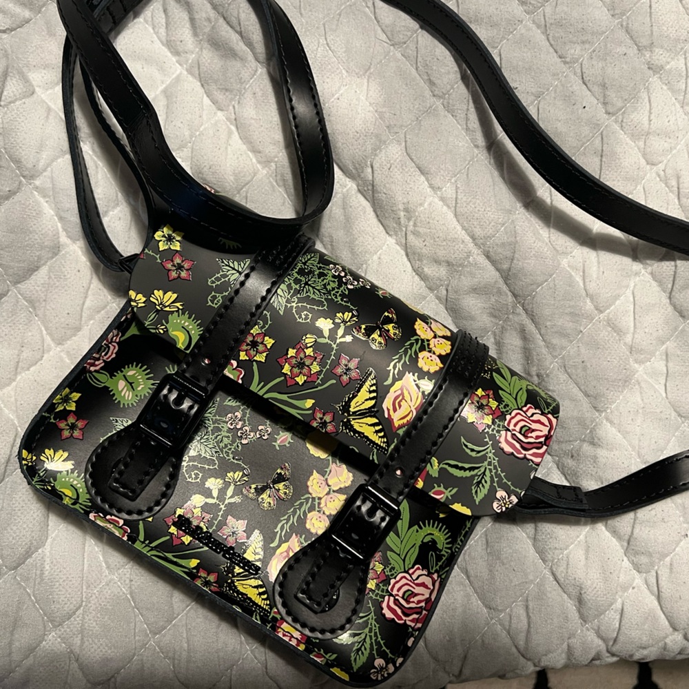 DR. MARTENS bag
